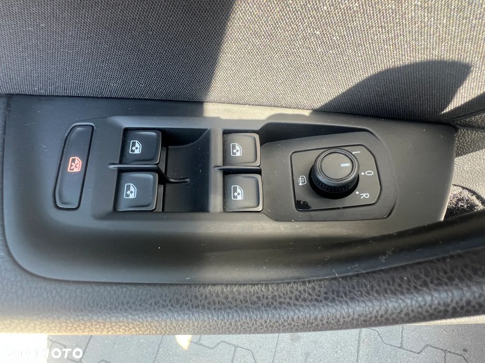 Volkswagen Passat 2.0 TDI SCR Business - 16