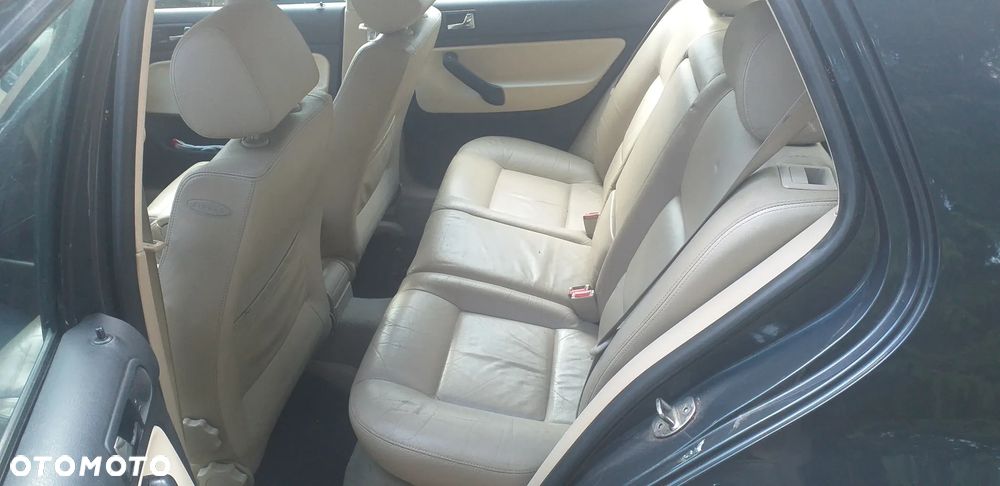 Volkswagen Golf - 8