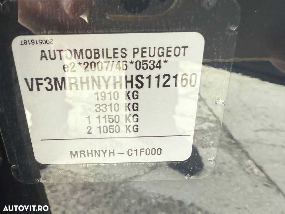 Peugeot 3008 1.2 PureTech Turbo S&S Allure - 18