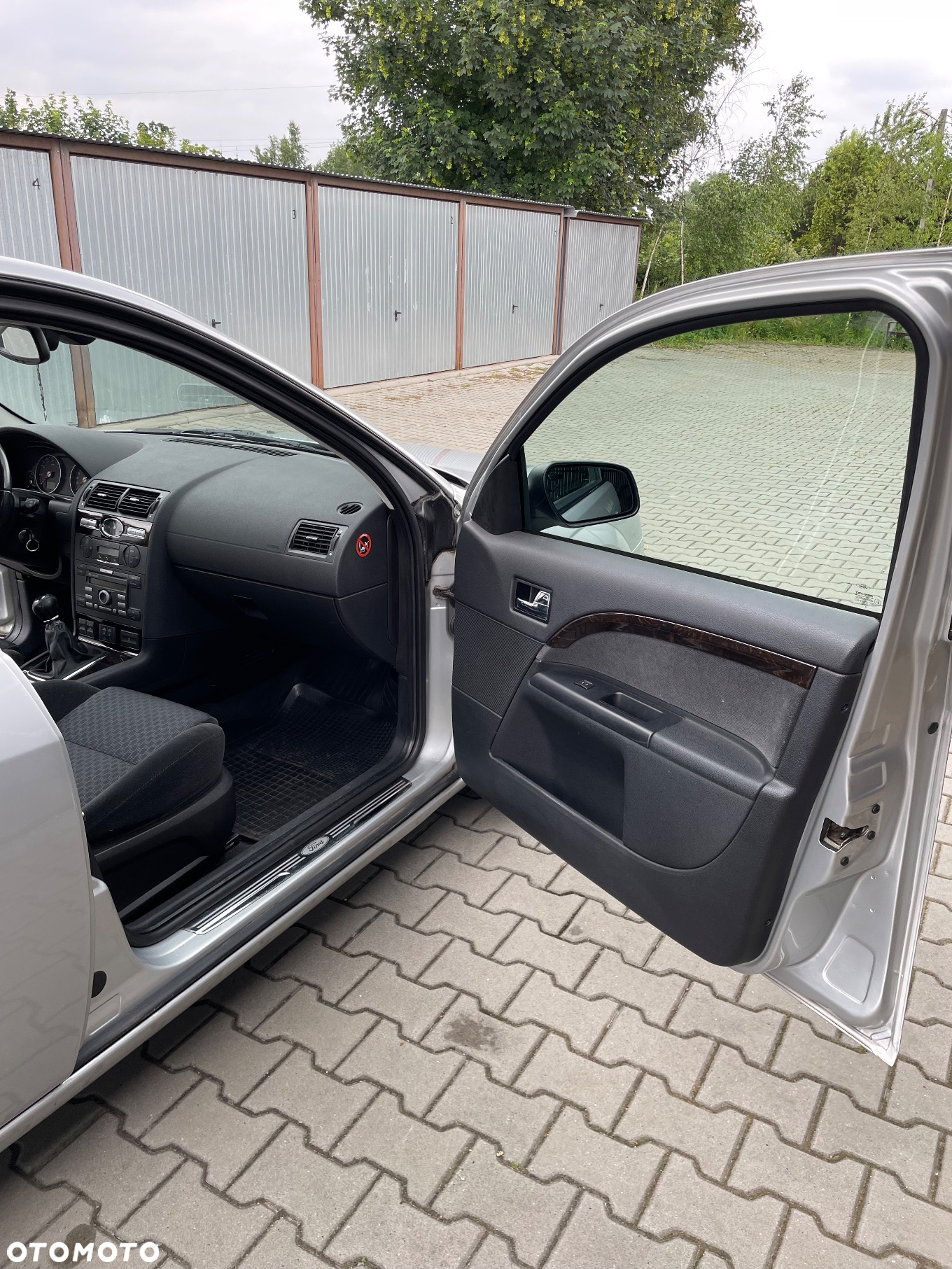 Ford Mondeo 1.8 Ghia - 28