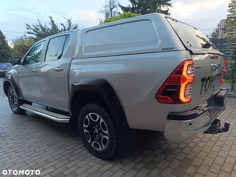 Toyota Hilux 2.8 D-4D Double Cab Invincible Sport 4x4 - 4