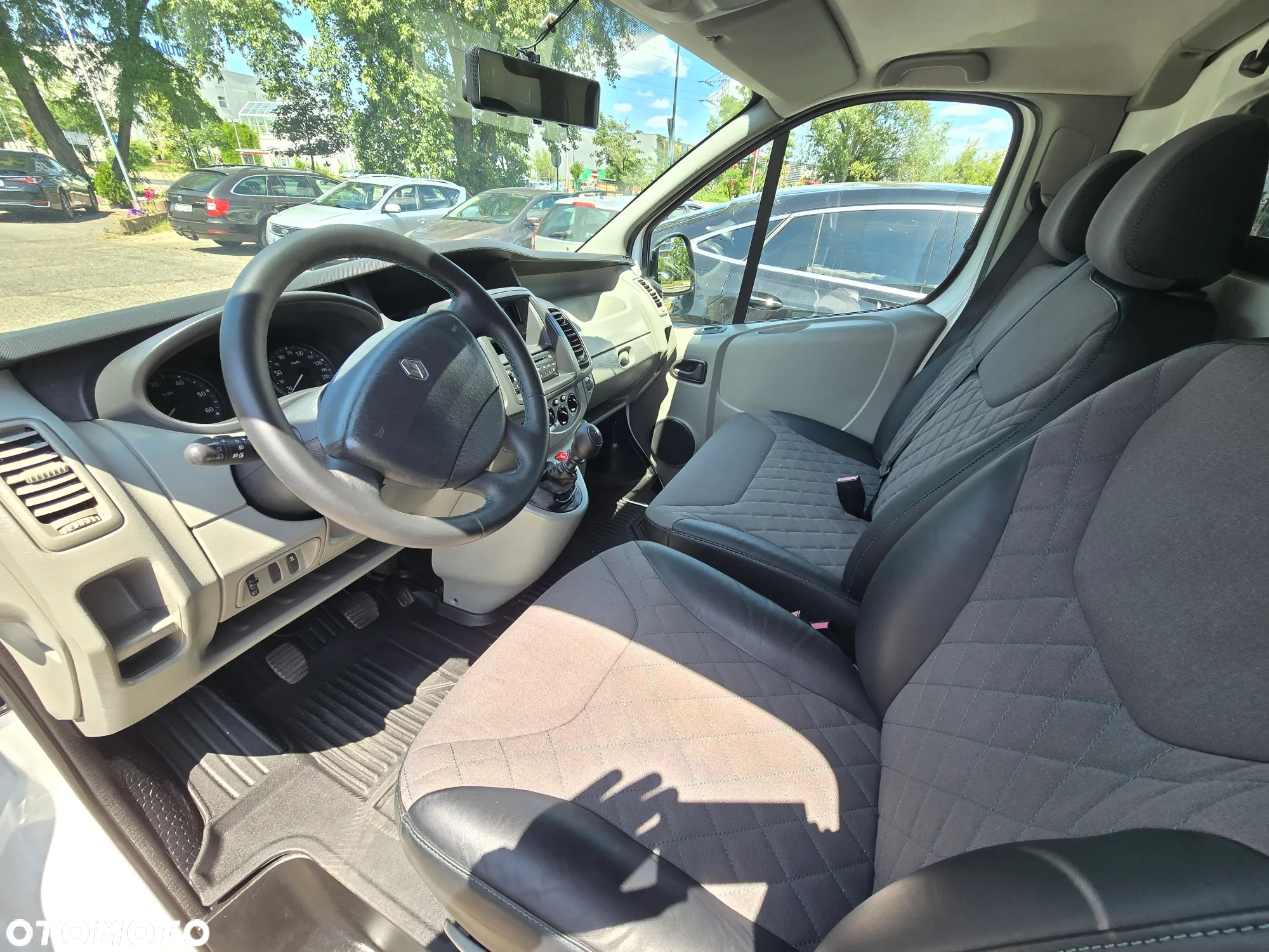 Renault TRAFIC - 12