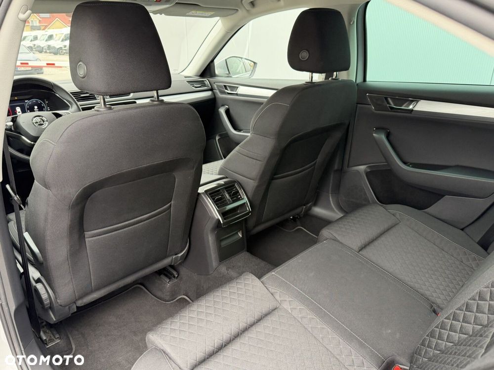 Skoda Superb 2.0 TDI SCR Ambition - 21