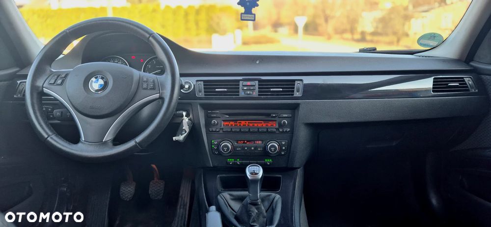 BMW Seria 3 325i Edition Sport - 11