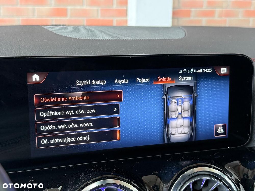 Mercedes-Benz EQA 350 66.5kWh 4-Matic AMG Line - 28