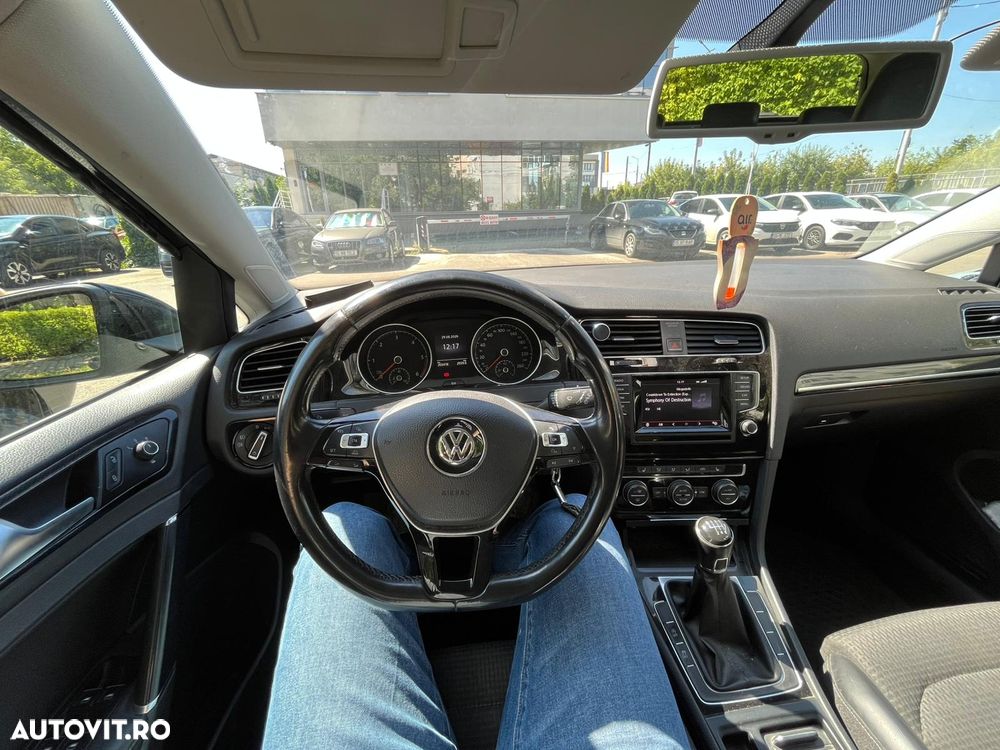 Volkswagen Golf - 5