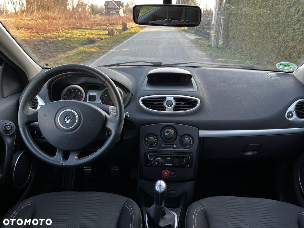 Renault Clio - 8