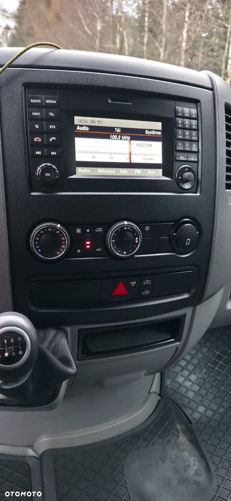 Mercedes-Benz Sprinter - 23