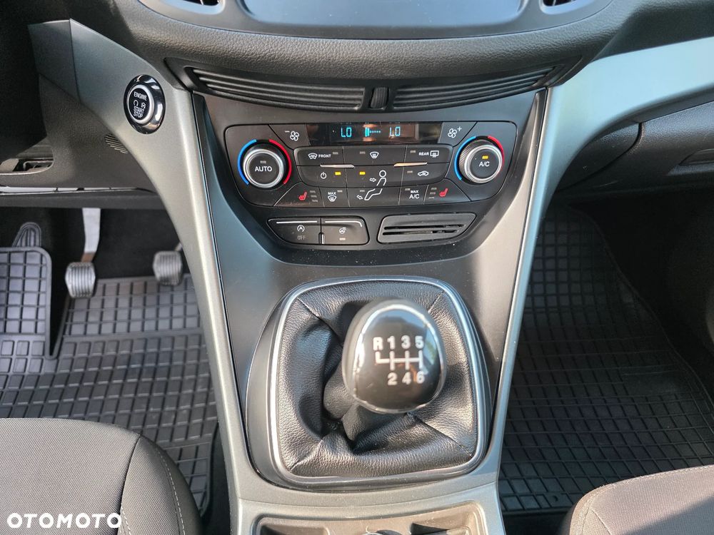 Ford Kuga 2.0 TDCi AWD Titanium - 27