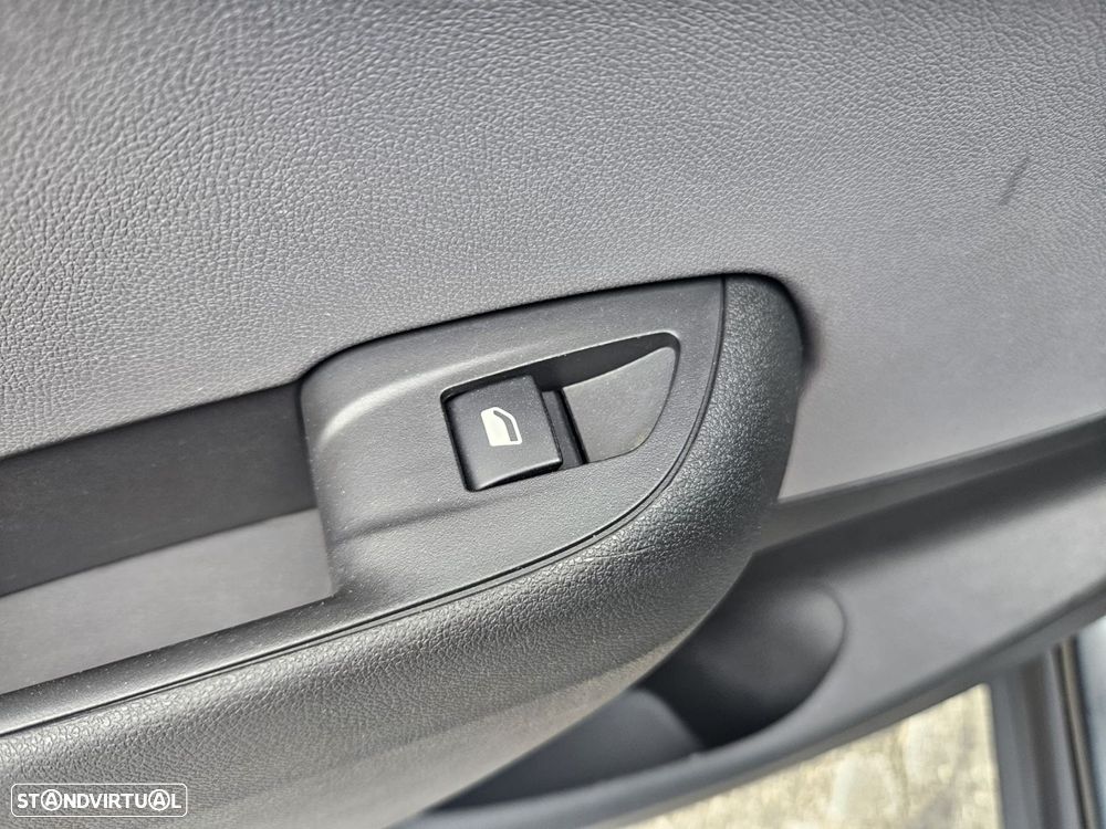 Opel Crossland X 1.2 T Innovation - 38