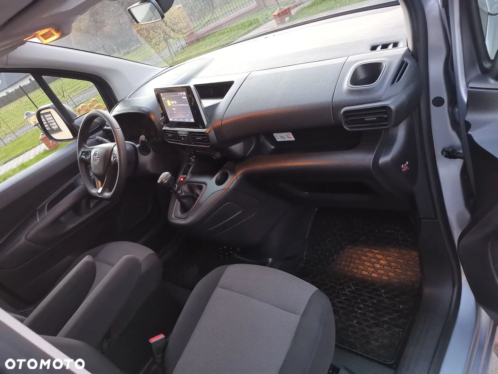 Opel Combo XL 1.5 CDTI Essentia S&S - 24