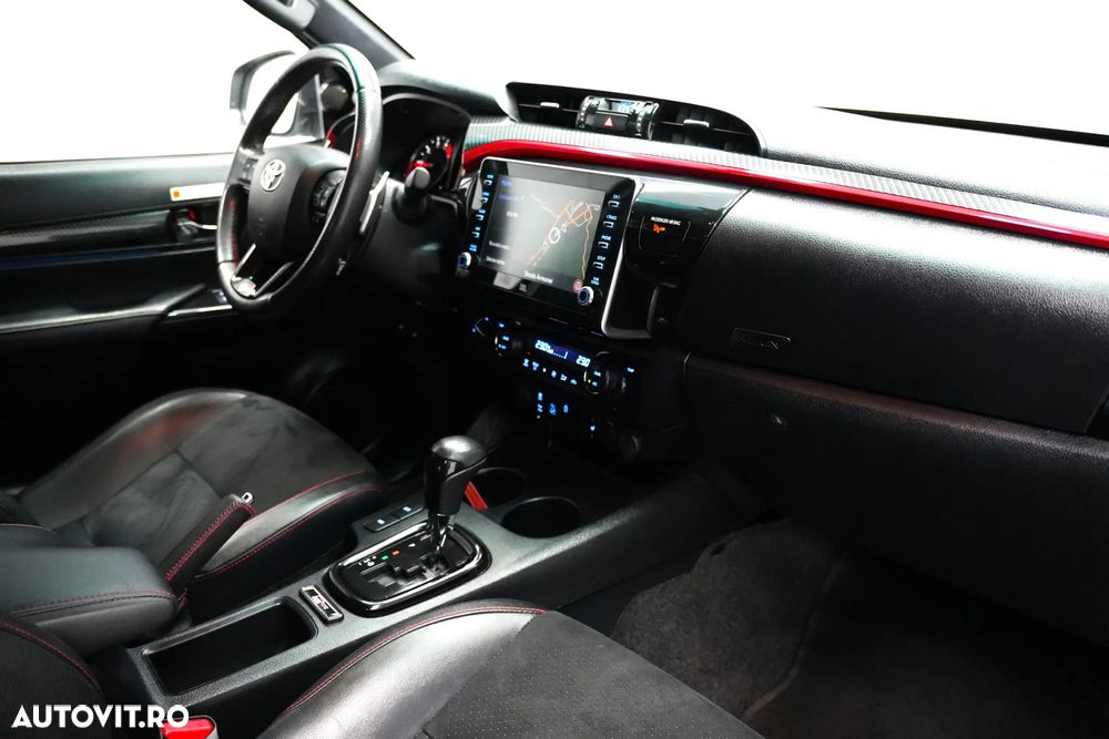 Toyota Hilux 2.8D 204CP 4x4 Double Cab AT GR Sport - 10