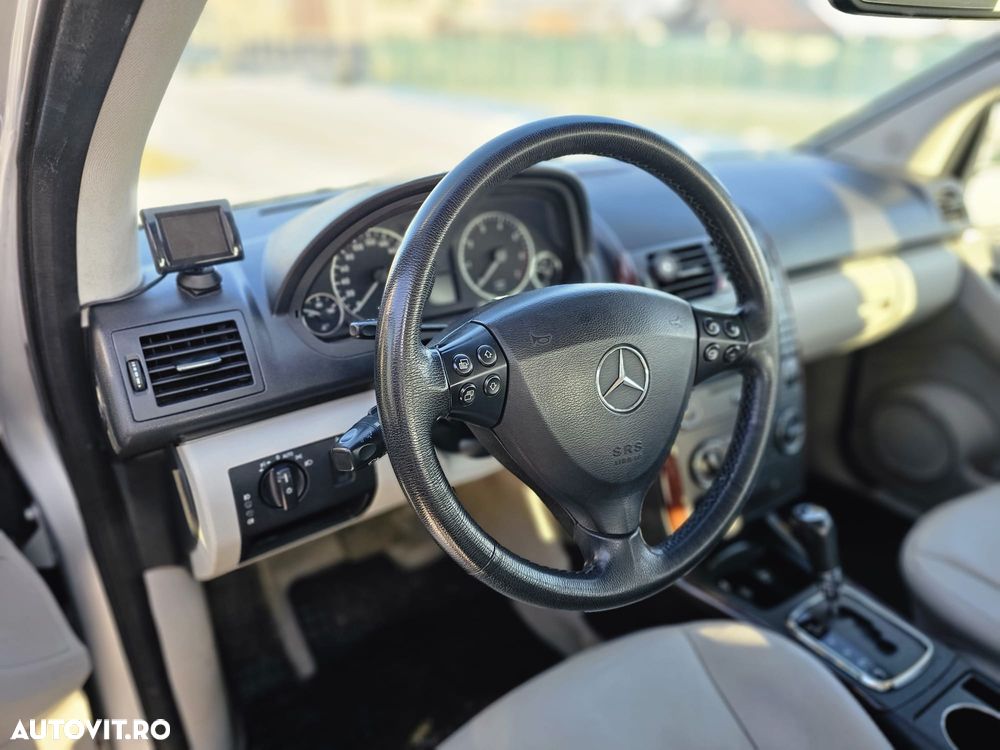 Mercedes-Benz A 170 Autotronic Elegance Grand Edition - 11