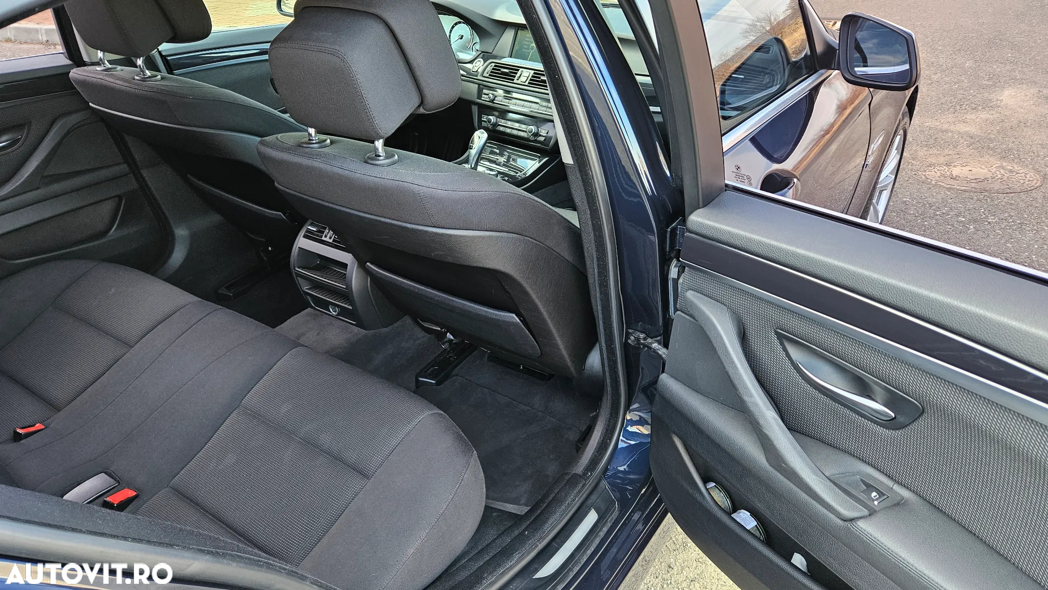 BMW Seria 5 525d xDrive - 15