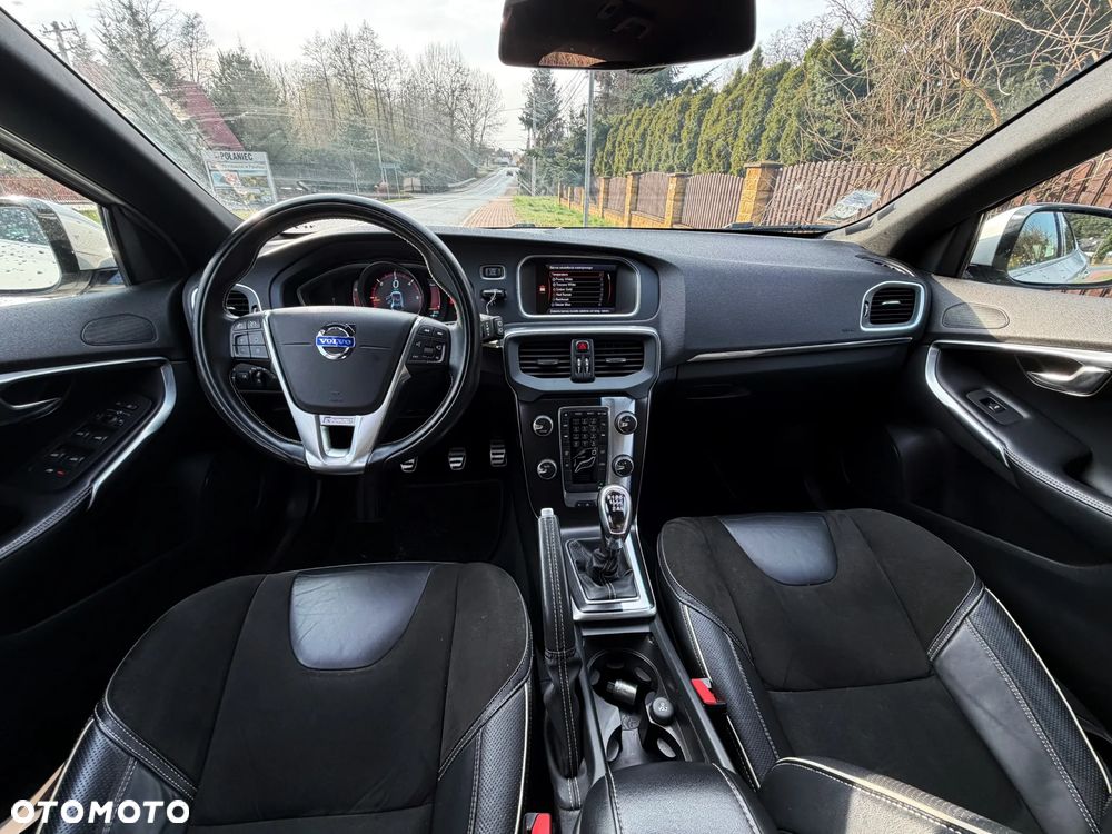 Volvo V40 D2 R Design - 7