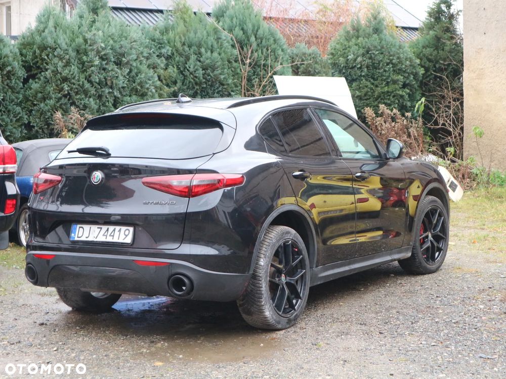Alfa Romeo Stelvio 2.0 Turbo 16V AT8-Q4 Executive - 14