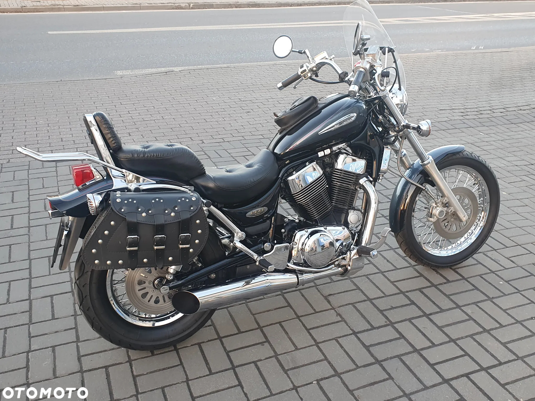 Suzuki Intruder - 13