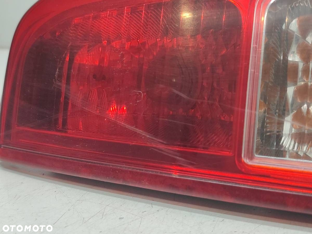 LAMPA TYL TYLNA PRAWA W BŁOTNIK NISSAN NAVARA III D40 EUROPA - 5