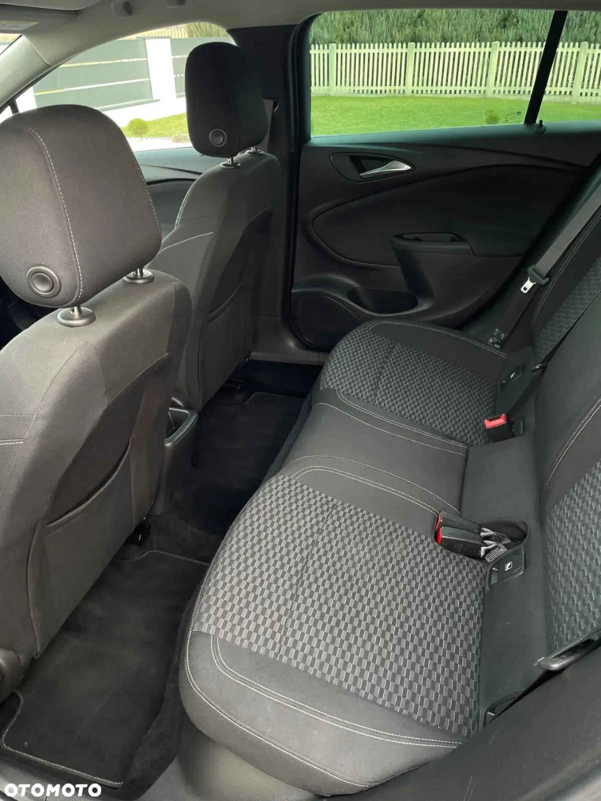 Opel Astra 1.4 Turbo 120 Jahre - 15
