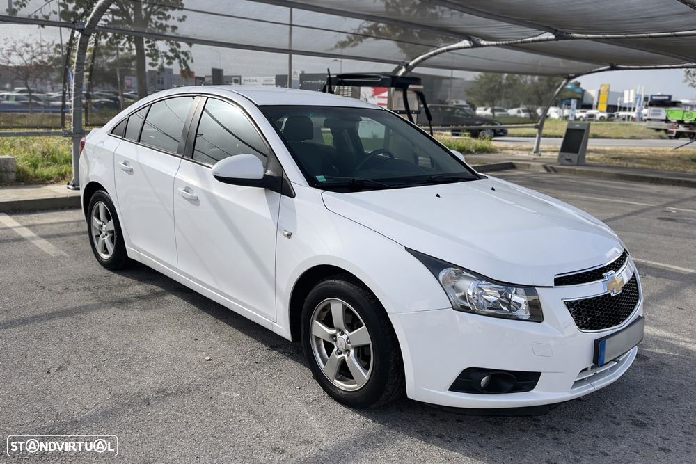 Chevrolet Cruze 1.6 LS - 4