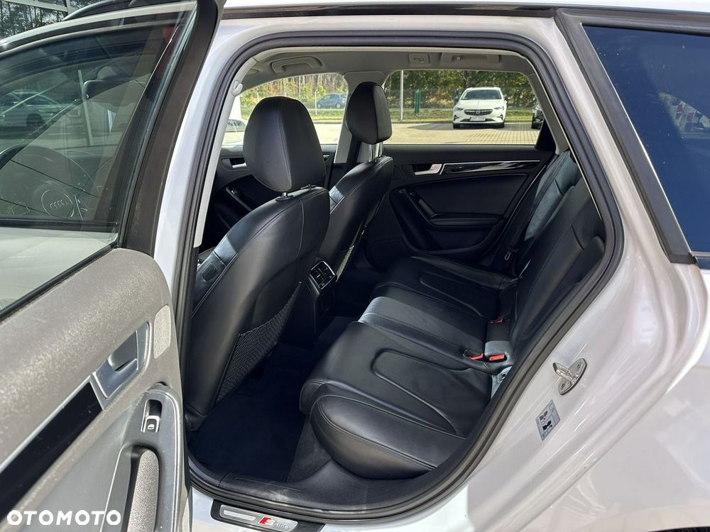 Audi A4 Avant 2.0 TDI DPF clean diesel multitronic S line Sportpaket - 14