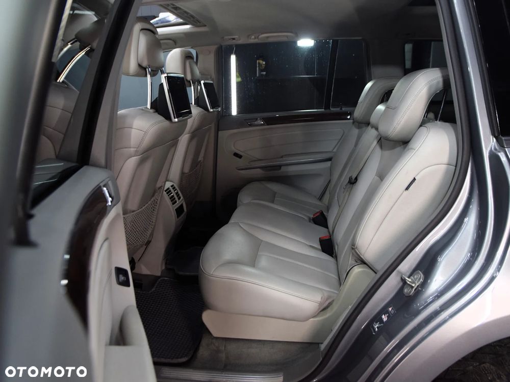 Mercedes-Benz GL - 9