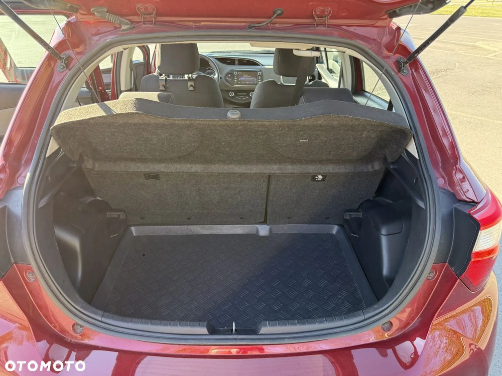 Toyota Yaris 1.5 - 10