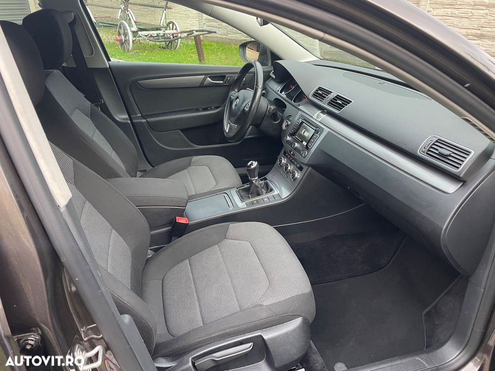 Volkswagen Passat - 17