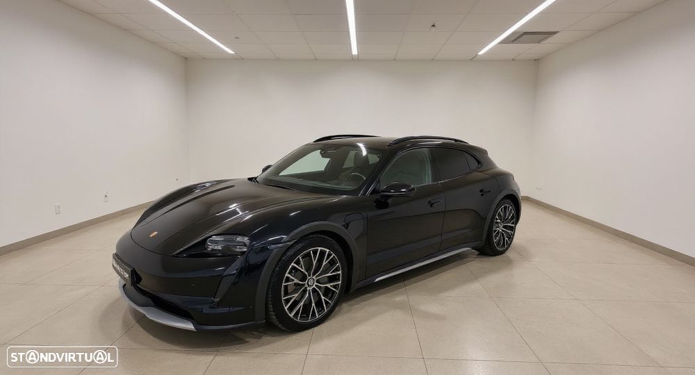 Porsche Taycan Cross Turismo 4 - 5