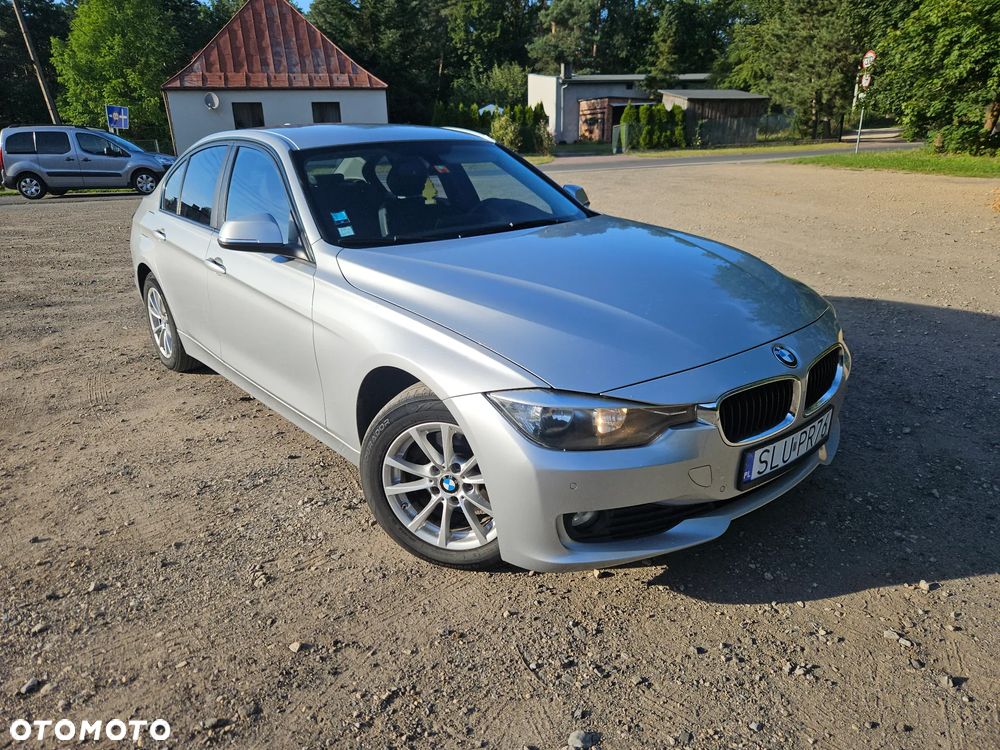 BMW Seria 3 318d EU6 - 1