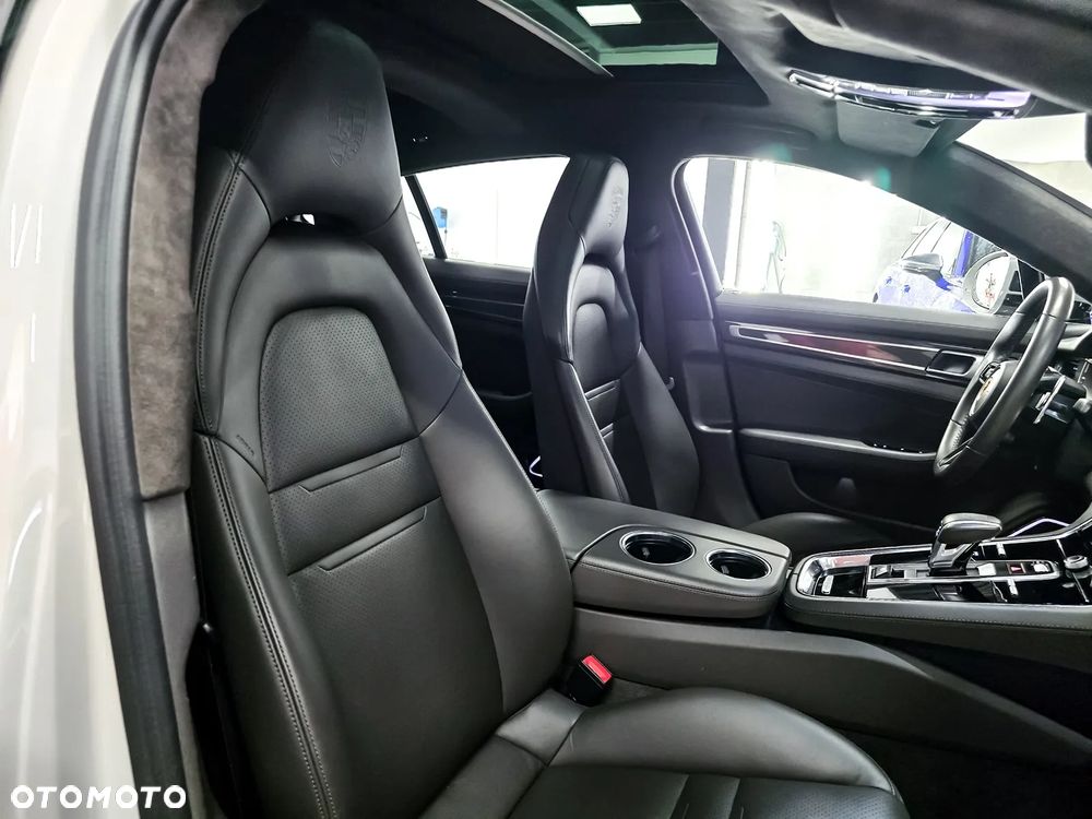 Porsche Panamera 4 - 15