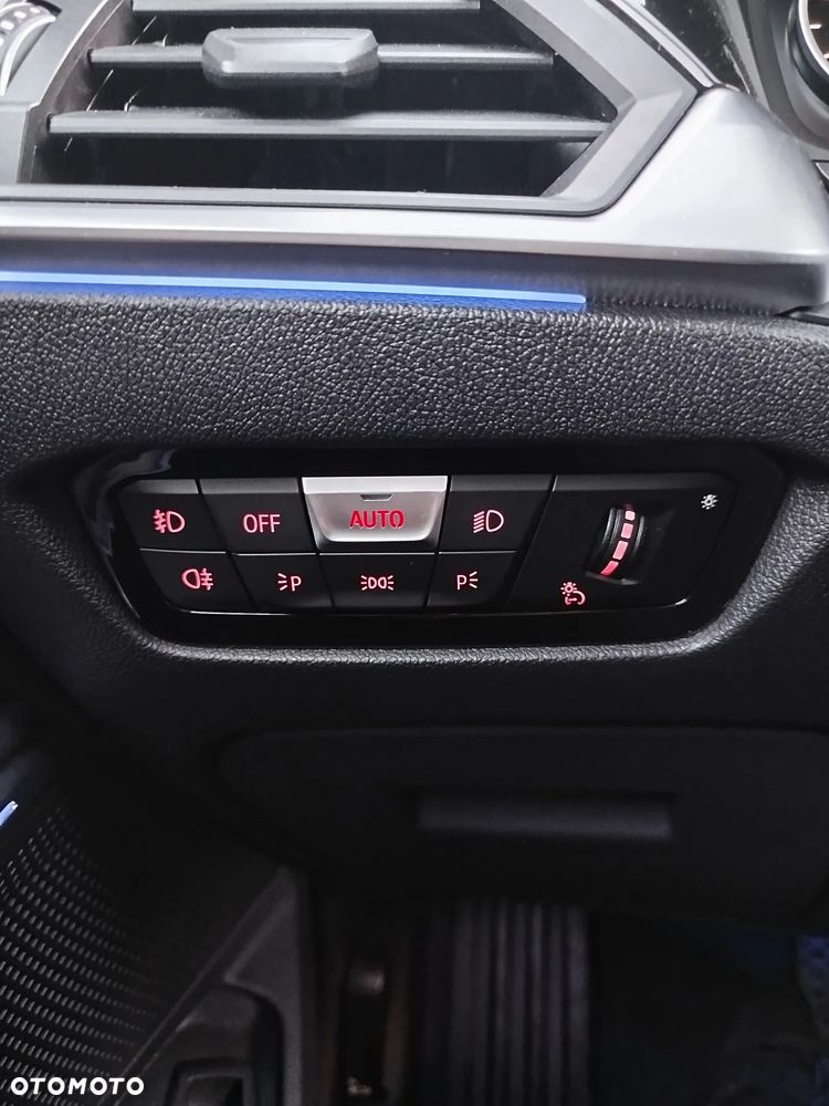 BMW Seria 3 318d Sport Line - 23