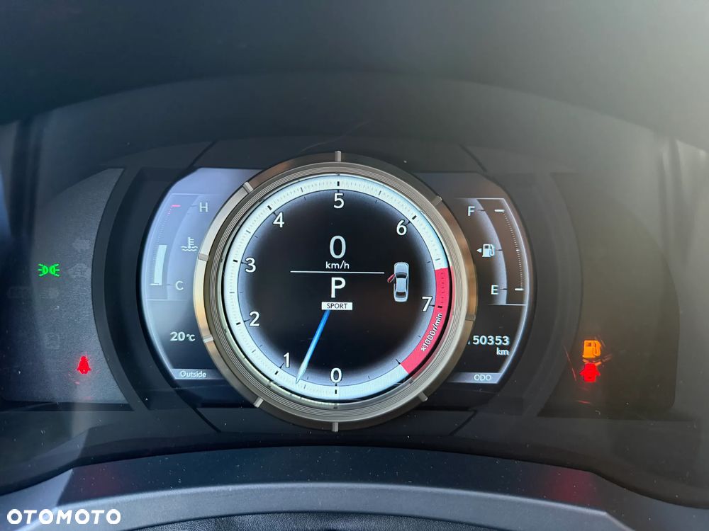 Lexus IS 200t / 300 F Sport - 27