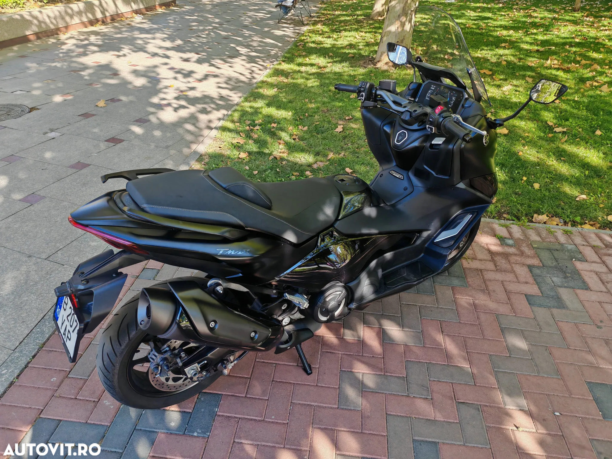 Yamaha TMAX 560 - 12