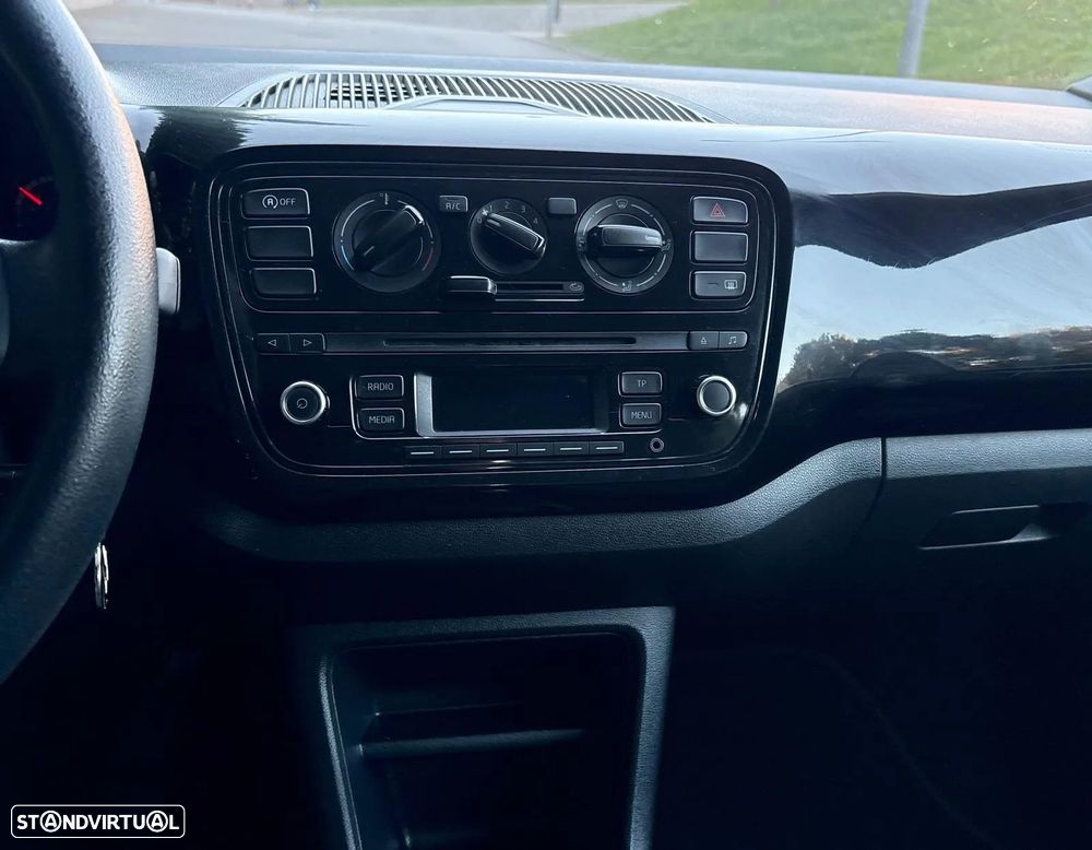 VW Up! 1.0 BlueMotion High - 18