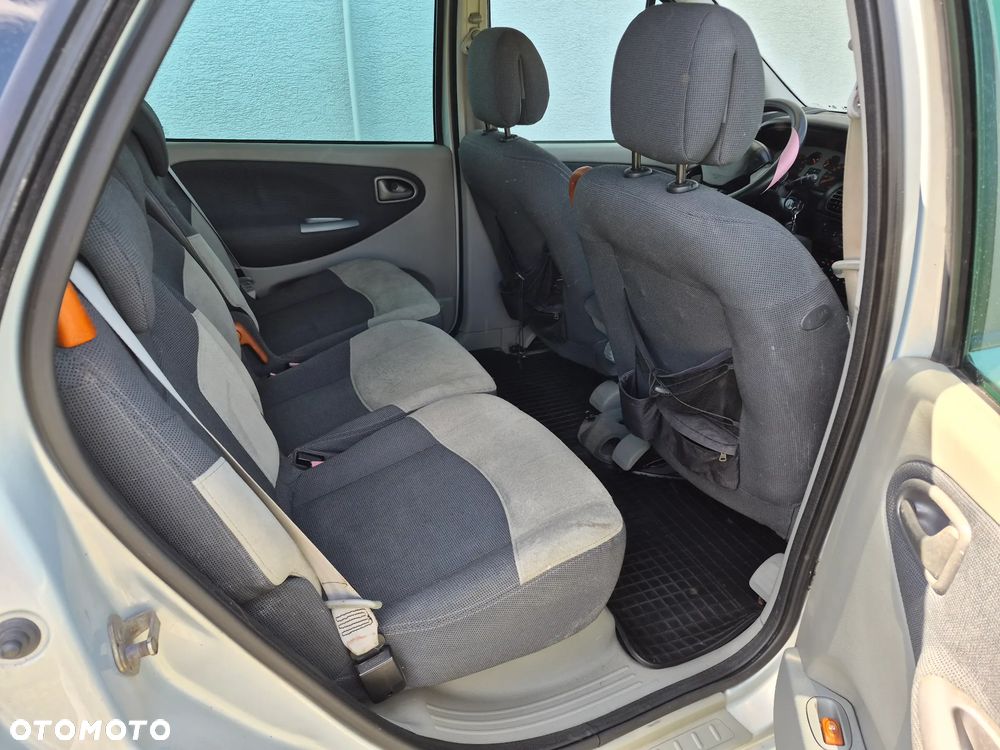 Renault Scenic 1.9 dCi Authentique - 10
