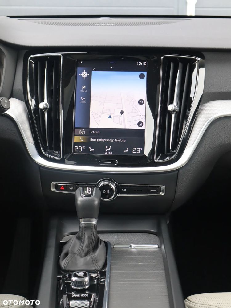 Volvo V60 D4 Inscription - 12
