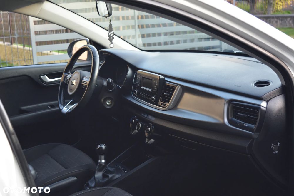 Kia Rio 1.2 L - 11