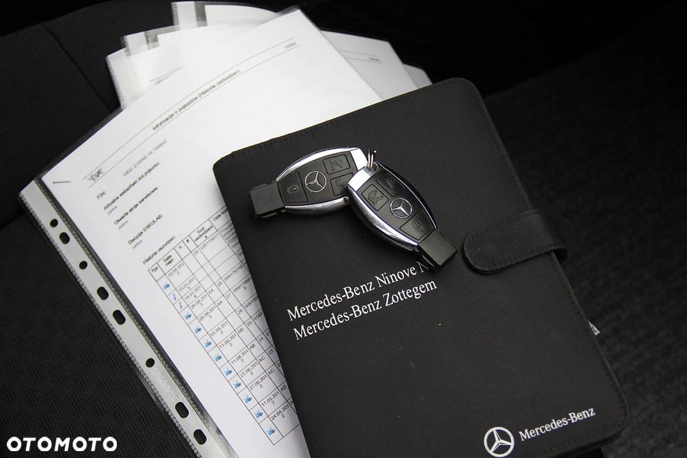 Mercedes-Benz Klasa E 200 BlueEFFICIENCY Elegance - 40