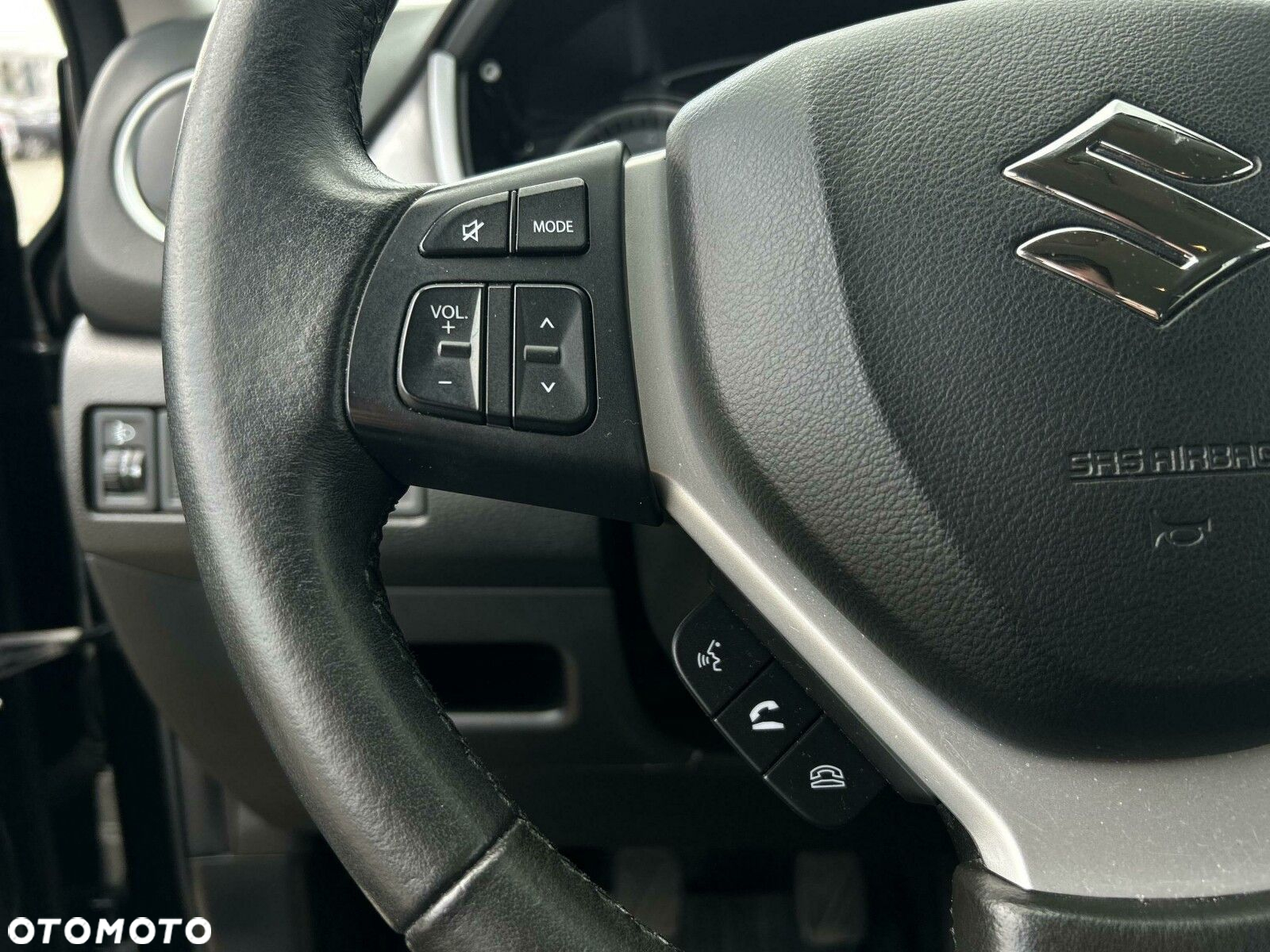 Suzuki Vitara 1.4 Boosterjet Premium 2WD - 19