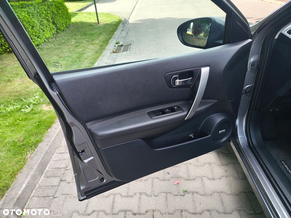 Nissan Qashqai 2.0 CVT lounge - 8