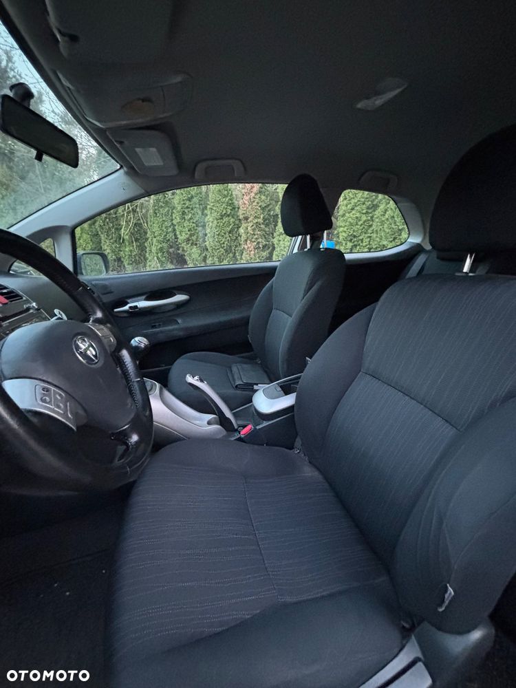 Toyota Auris 1.6 VVT-i Premium - 8