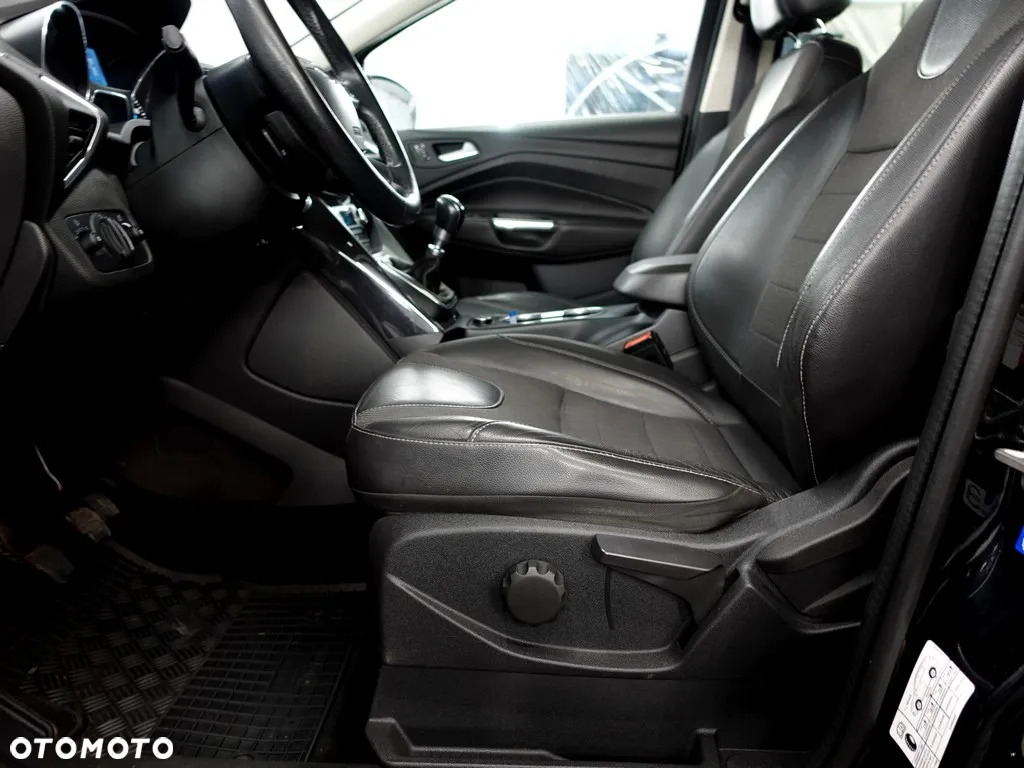 Ford Kuga 2.0 TDCi FWD Titanium - 14