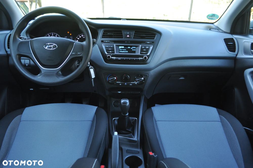 Hyundai i20 1.2 Pure - 25