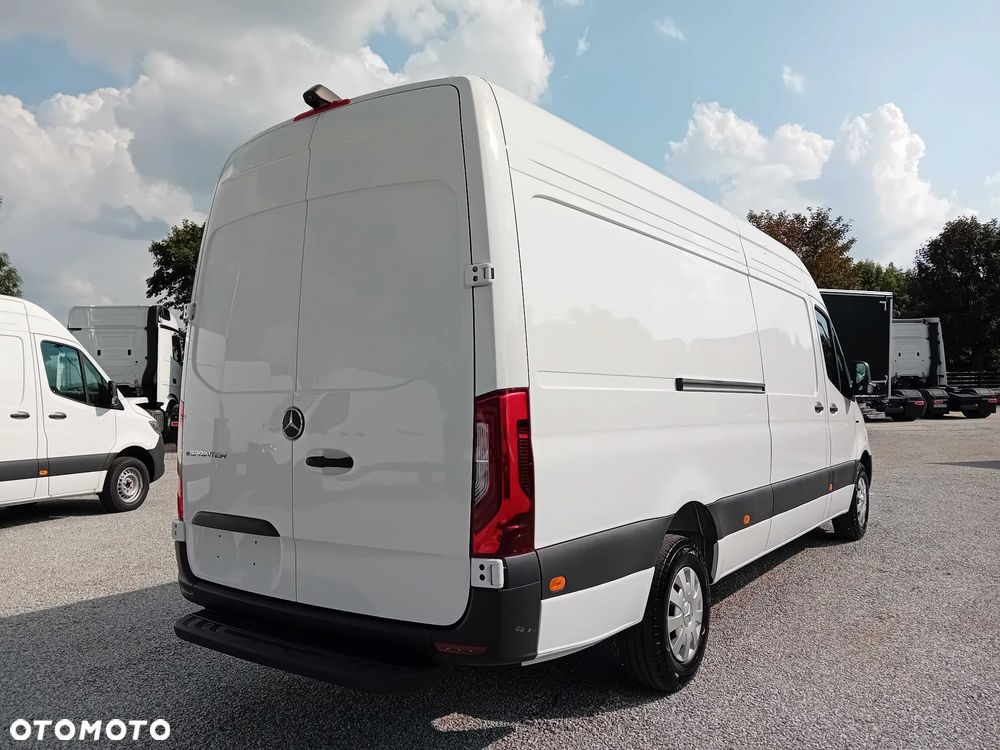 Mercedes-Benz eSprinter 320e - 6