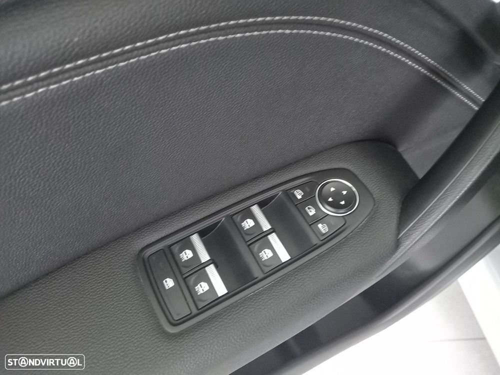 Renault Captur 1.0 TCe Techno - 10
