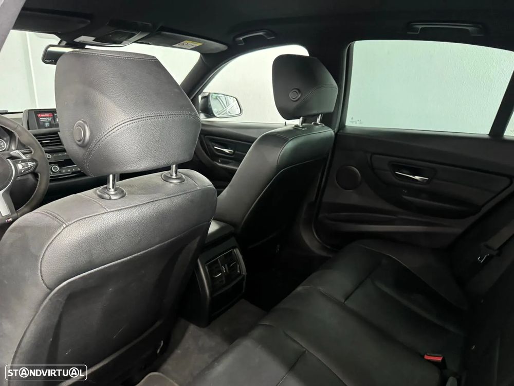 BMW 330 e iPerformance Pack M - 13
