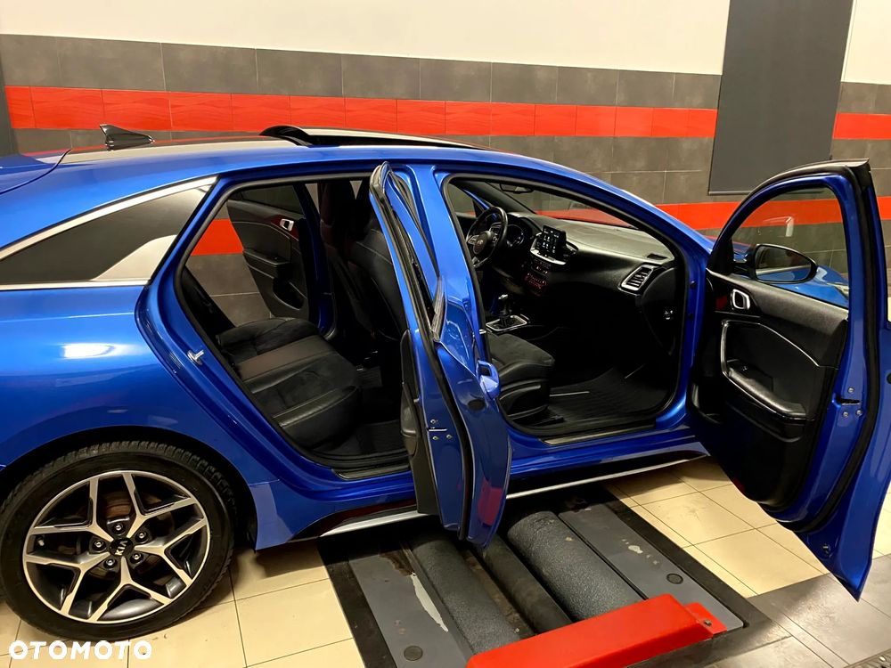 Kia ProCeed 1.6 CRDi SCR GT LINE - 28