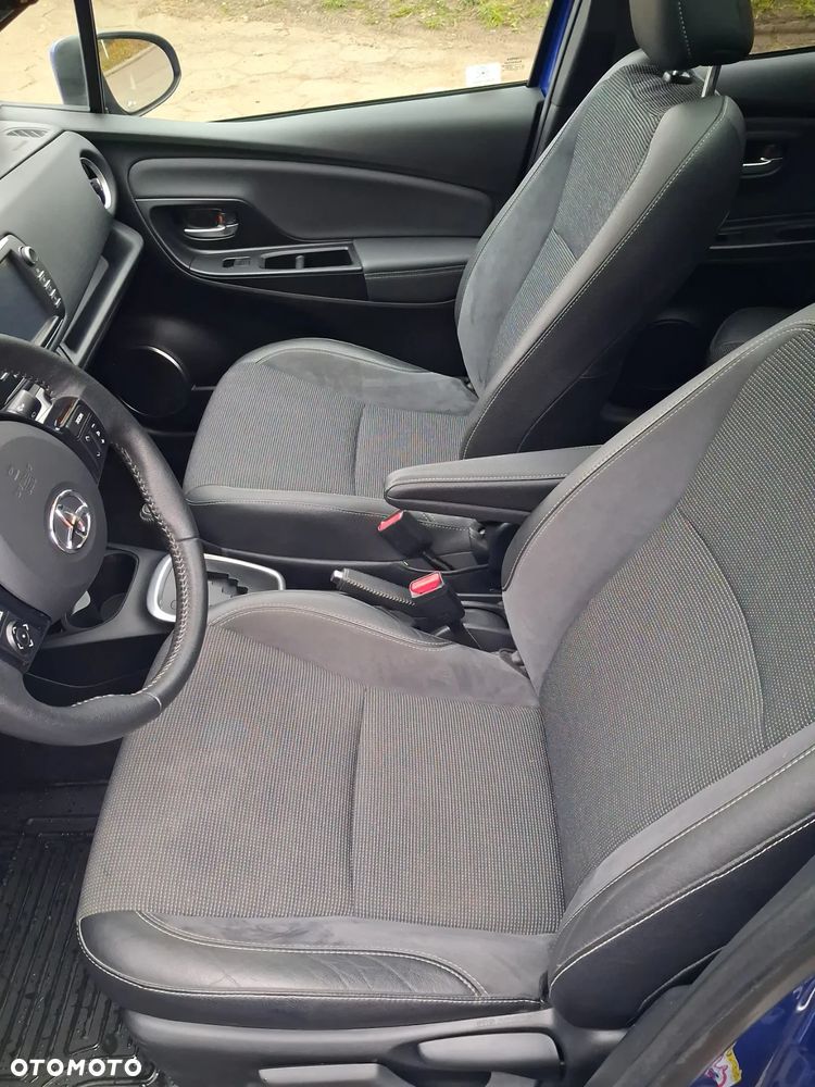 Toyota Yaris Hybrid 100 Dynamic EU6 - 22