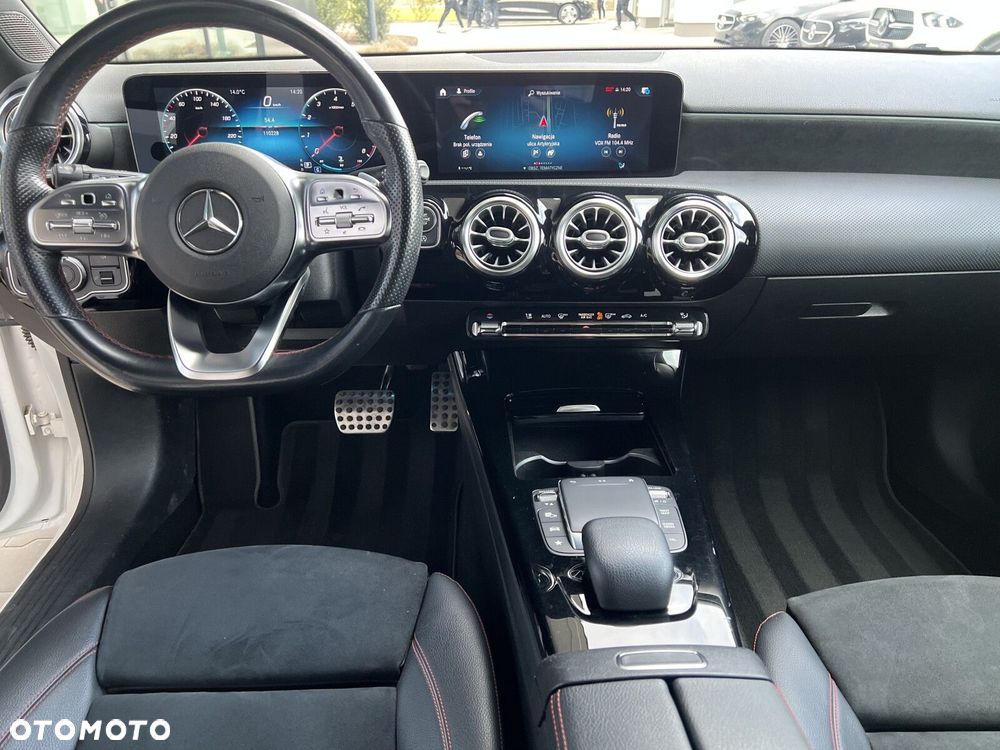 Mercedes-Benz Klasa A 180 AMG Line 7G-DCT - 12